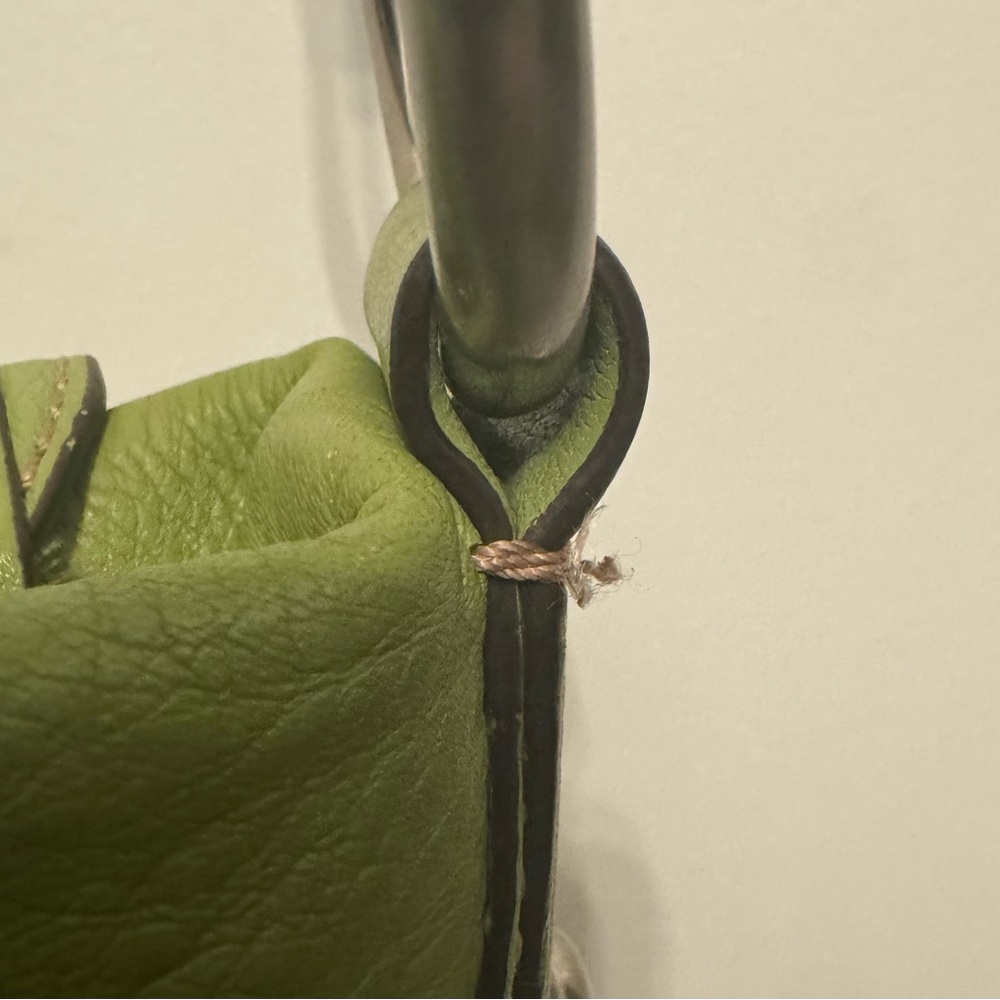B Makowsky Bright Green Pebble Leather Convertible Crossbody/ Shoulder Bag - Picture 9 of 11